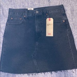 Black denim high rise NWT Levi skirt